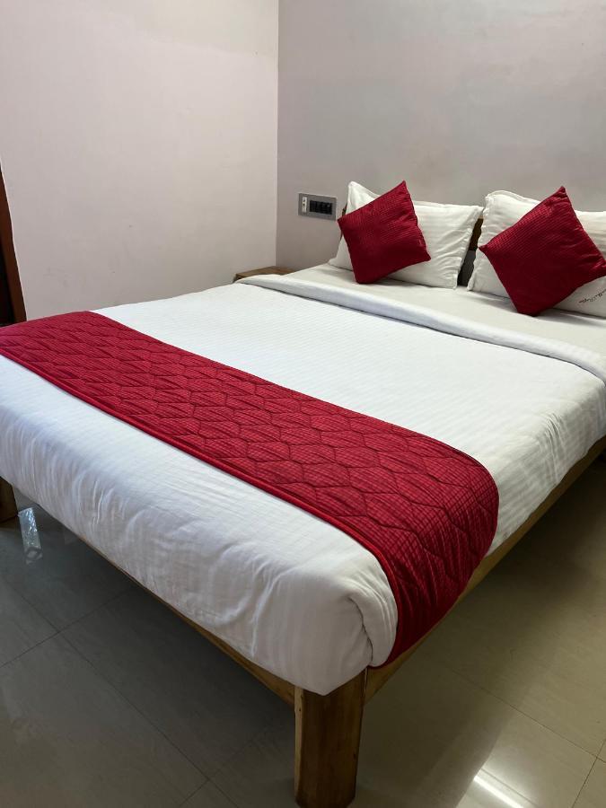 Tulip Villa 3Bhk 2Bhk And 1Bhk Located Near Chunnambar Boat House And Paradise Beach Pūrnānkuppam 外观 照片