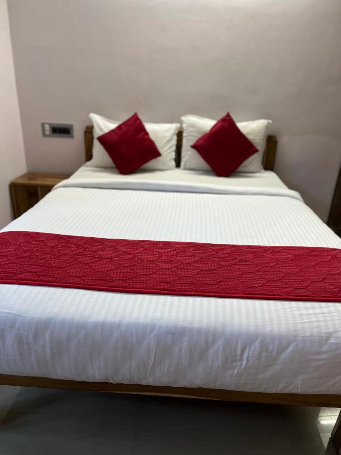 Tulip Villa 3Bhk 2Bhk And 1Bhk Located Near Chunnambar Boat House And Paradise Beach Pūrnānkuppam 外观 照片
